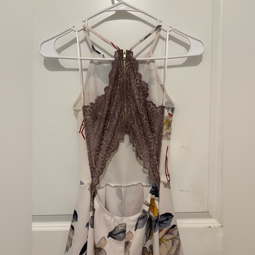 Windsor Floral halter top romper Women’s small - Picture 3 of 7